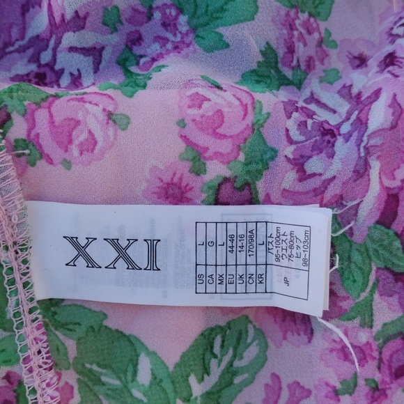 Robe - Picture 7 of 7